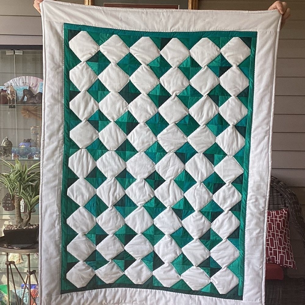NWT Hand Crafted Colors of Green Quilt - Picture 3 of 12